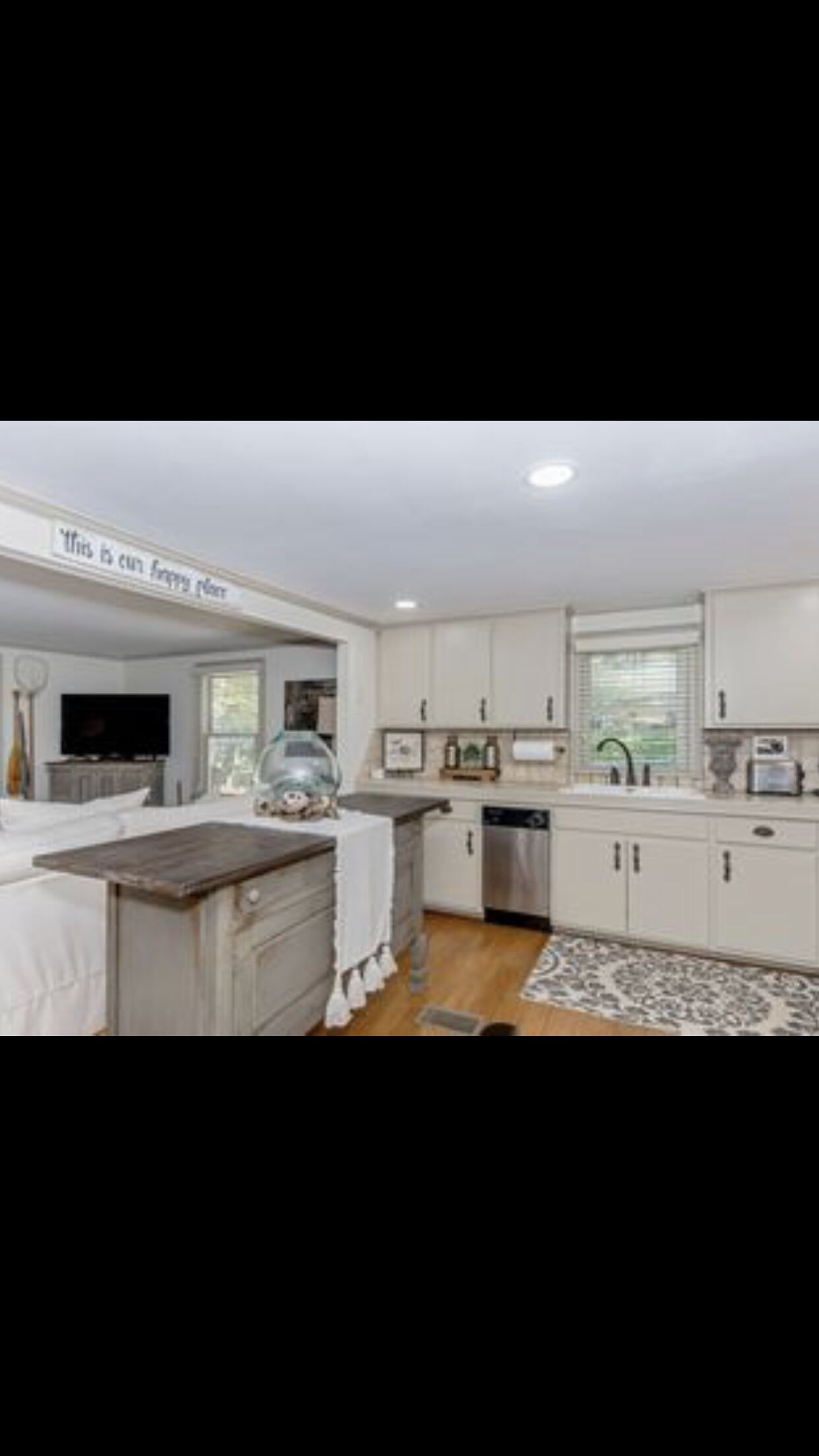 Peaceful vacation very close to The Landing!!