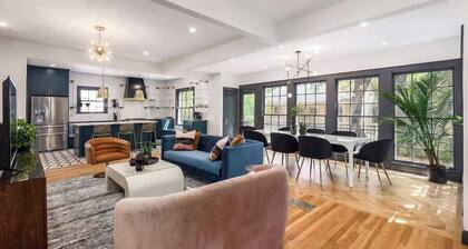 Sleeps 20 - Pool, Luxe Historic Home, Guest House