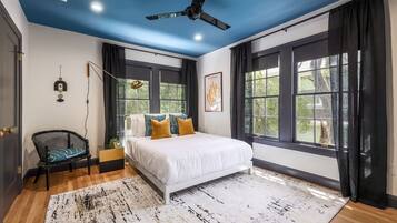 7 bedrooms, desk, iron/ironing board, free WiFi