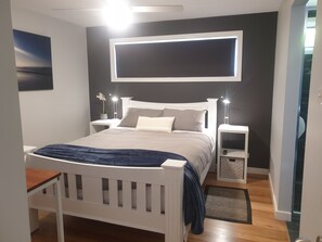 4 bedrooms, iron/ironing board, free WiFi, bed sheets - Ritchy at Manyana is a newly built, stylish open plan modern beach house (Manyana)