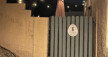 Private Room & Bathroom with Personal Entrance & Secluded Outdoor Courtyard