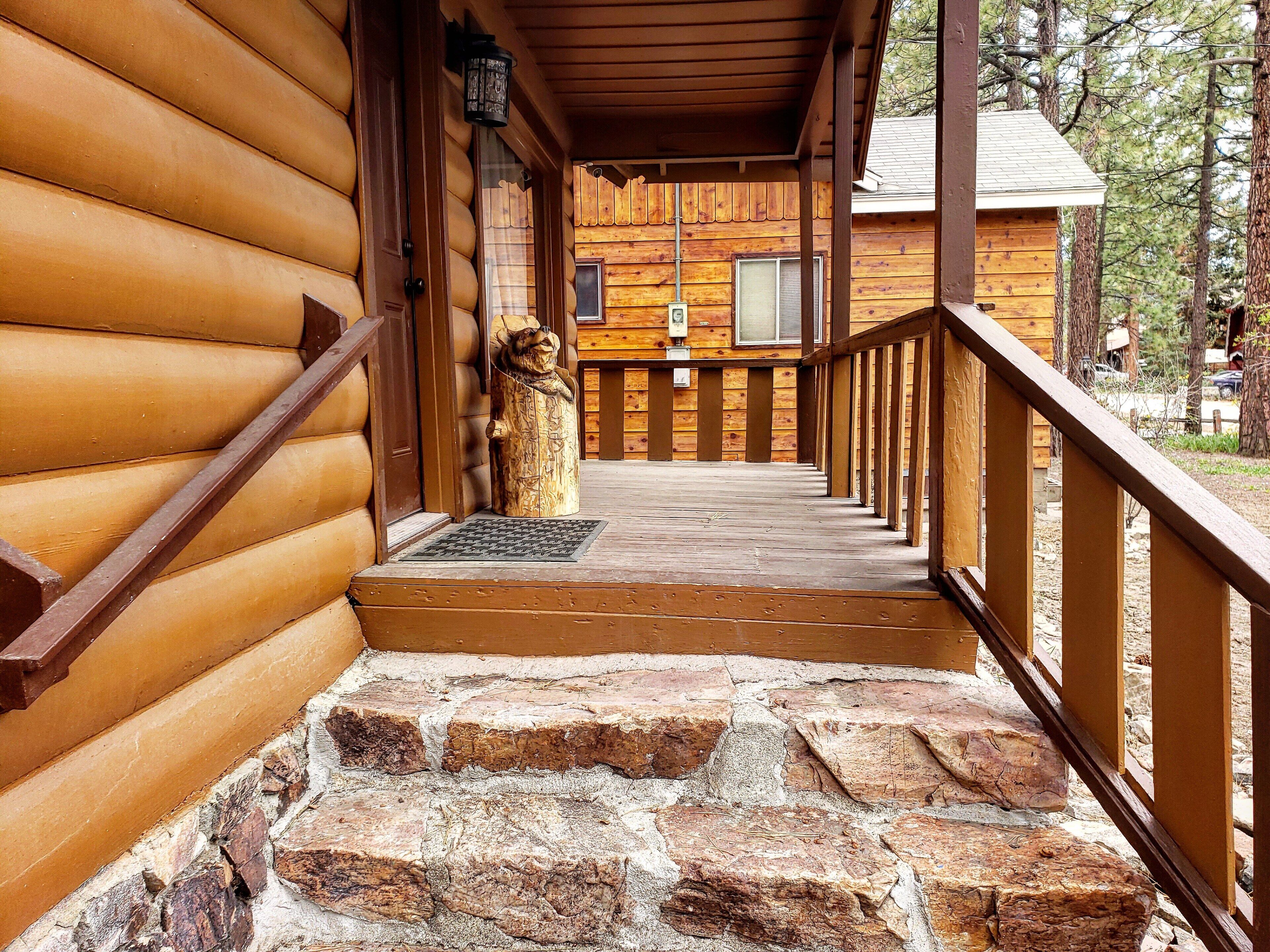 ORIGINAL MALTBY COZY RUSTIC CABIN!