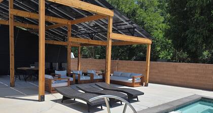 Spacious, Clean & FUN Retreat Near Zion NP! - Private Pool & Pickleball Court!!!