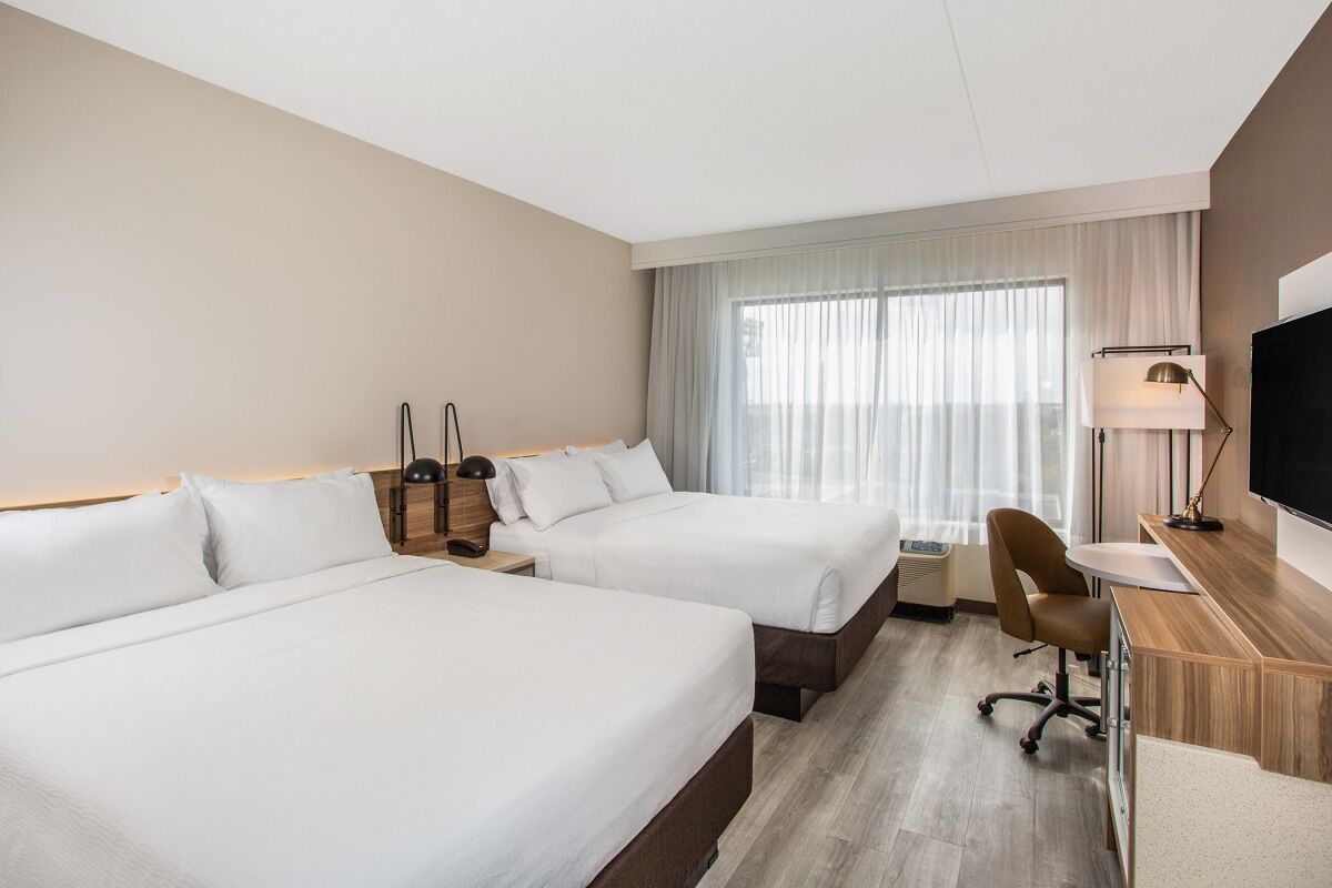 Prime Location Near Cruise Port | Outdoor Pool + Free Parking