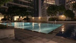 Outdoor pool - bnbme | The Lofts Emaar | 1 BDR (Dubai)