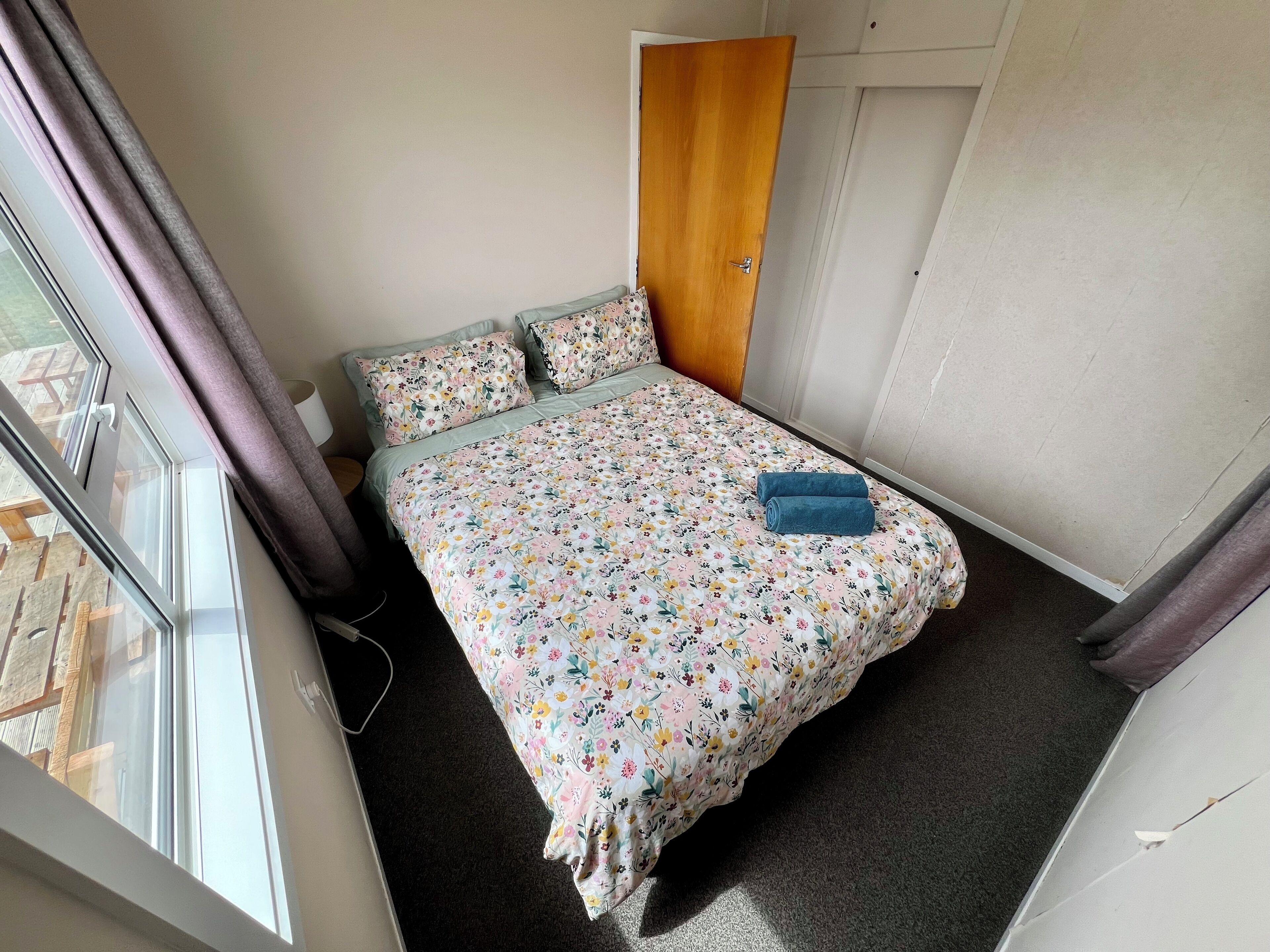 3 habitaciones, cuna de viaje, wifi gratis y ropa de cama 