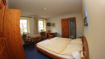 4 Schlafzimmer, Schreibtisch, Bettwäsche