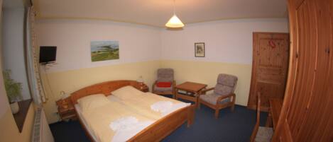 4 chambres, bureau, draps fournis