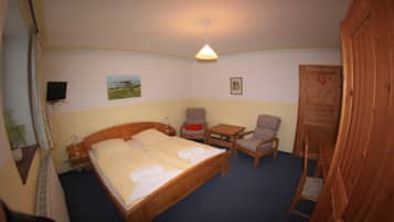 4 slaapkamers, een bureau, beddengoed