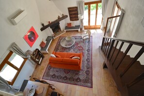 Smart TV, fireplace, ping pong, printers
