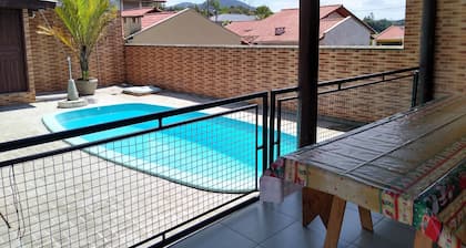 Casa com Piscina