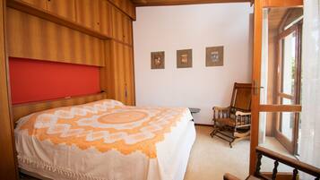 Classic Villa | 4 bedrooms, iron/ironing board, free WiFi, bed sheets