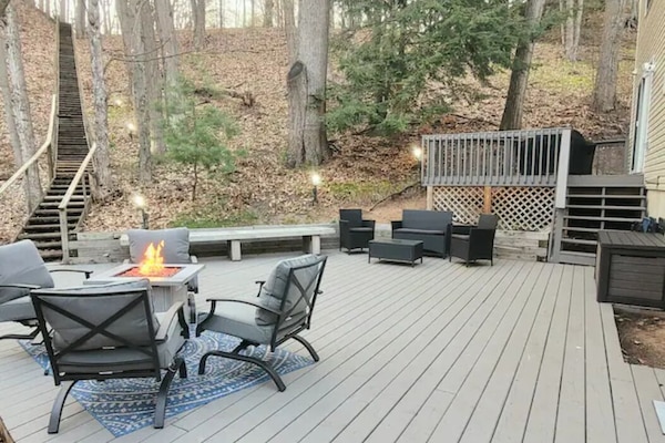 Gas firepit and wood firepit. 3-in-1 Grill and a beautiful natural view