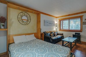 1 bedroom, free WiFi, bed sheets