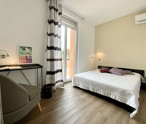 2 bedrooms, iron/ironing board, travel crib, free WiFi