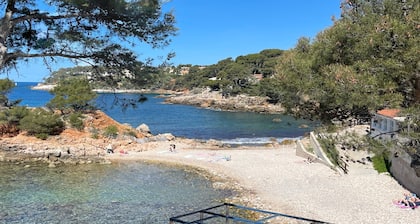Plage du Capelan | Parking | Entrance and private garden | Air-conditioned | Peace and quiet guaranteed