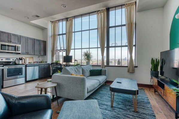 Fernseher, Stereoanlage