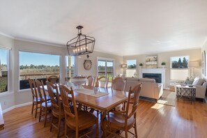 Dining - Beautiful Vineyard Ranch House (Sebastopol)