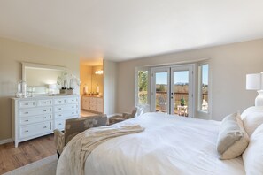 4 bedrooms, free WiFi, bed sheets