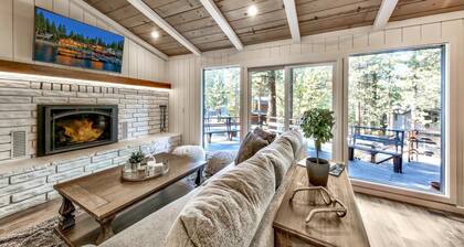 Modern Inspiration, Elegant Decor, Close to Ski, Pet Friendly -Designer’s Den