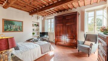 5 Schlafzimmer, Bügeleisen/Bügelbrett, Bettwäsche