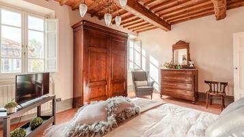 5 Schlafzimmer, Bügeleisen/Bügelbrett, Bettwäsche