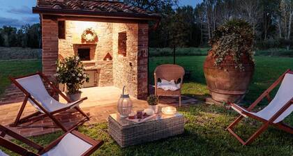 Villa BRUNETTA, Discover your Modern but Traditional Villa in Lucca