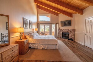 3 dormitorios, tabla de planchar con plancha, wifi gratis y ropa de cama