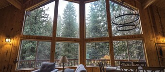 Mount Hood Retreat : hot tub, pool table, woodstove, Wi-Fi, firepit & piano