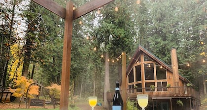 Mount Hood Retreat : hot tub, pool table, woodstove, Wi-Fi, firepit & piano