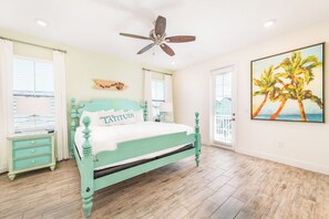 4 bedrooms, in-room safe, iron/ironing board, free WiFi - Love, Luck and Magic Cottage with Private Hot Tub near Disney and. (Kissimmee)