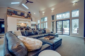 TV, fireplace, DVD player, toys