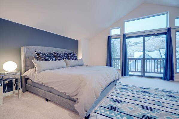 5 bedrooms, memory-foam beds, blackout curtains, iron/ironing board