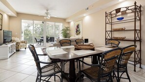 Interior - 611 Mariners Club - 4 bedroom townhome, spacious luxury for friends and family (Key Largo)
