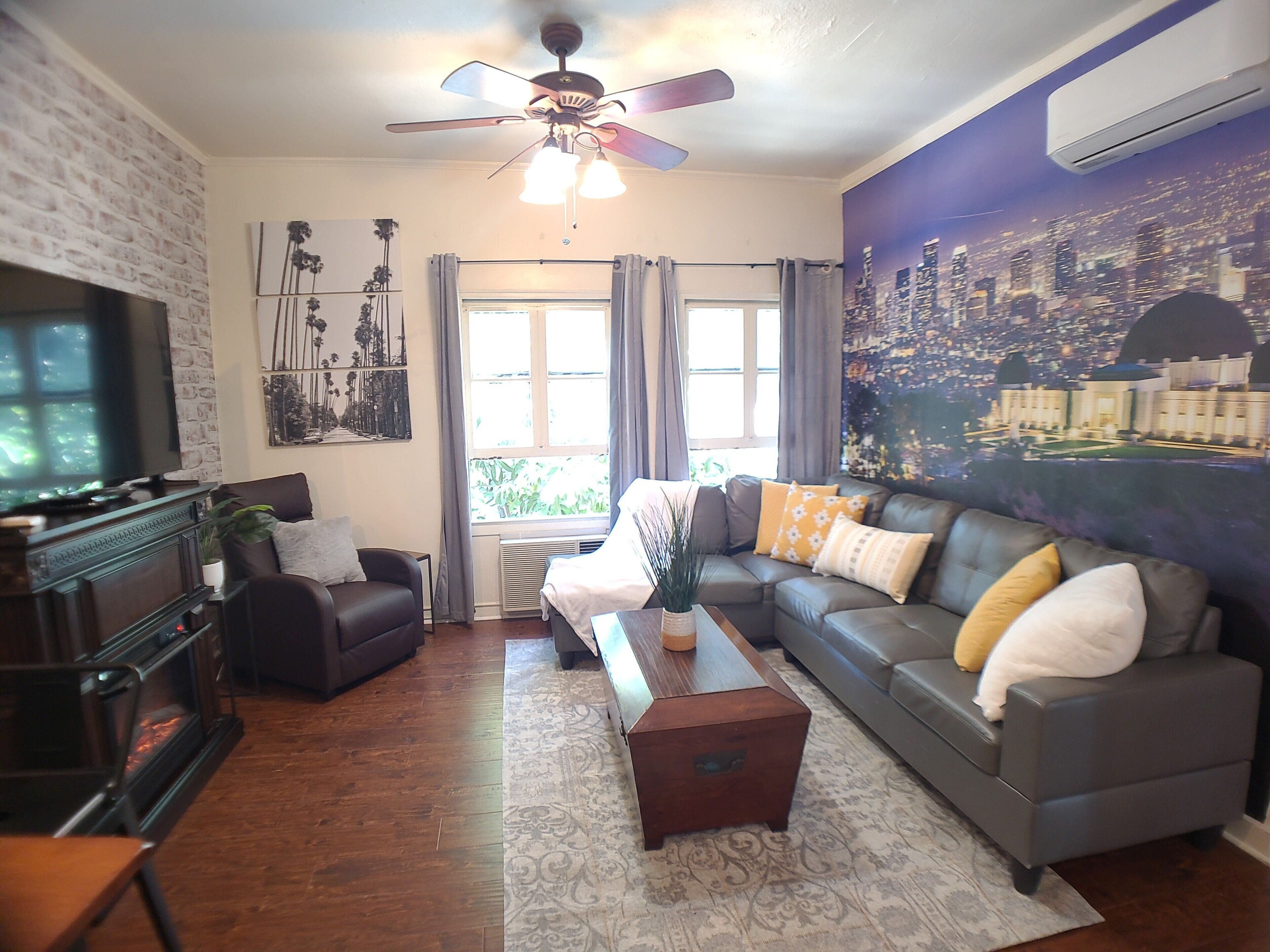 Historic & Comfy NY Style Oasis by DTLA - King Bed - 2 bedrooms