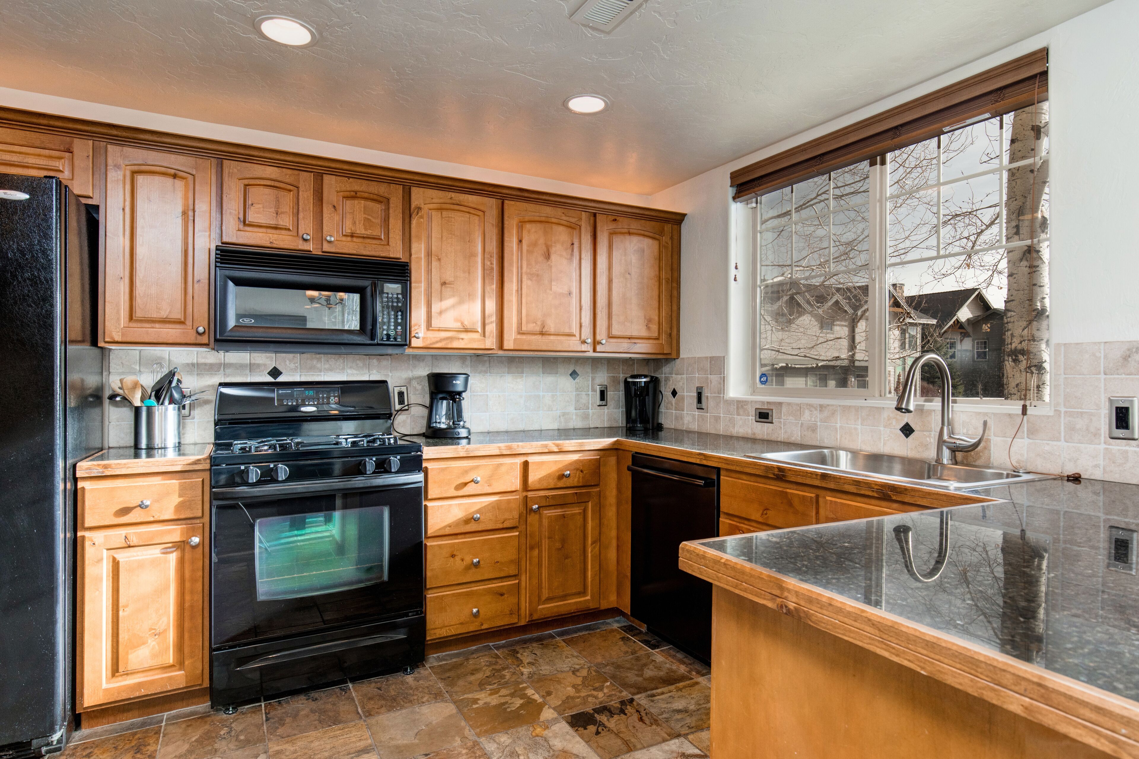 Foxpoint 6195C2 by Moose Mgmt.-Pvt Hot Tub-Trails