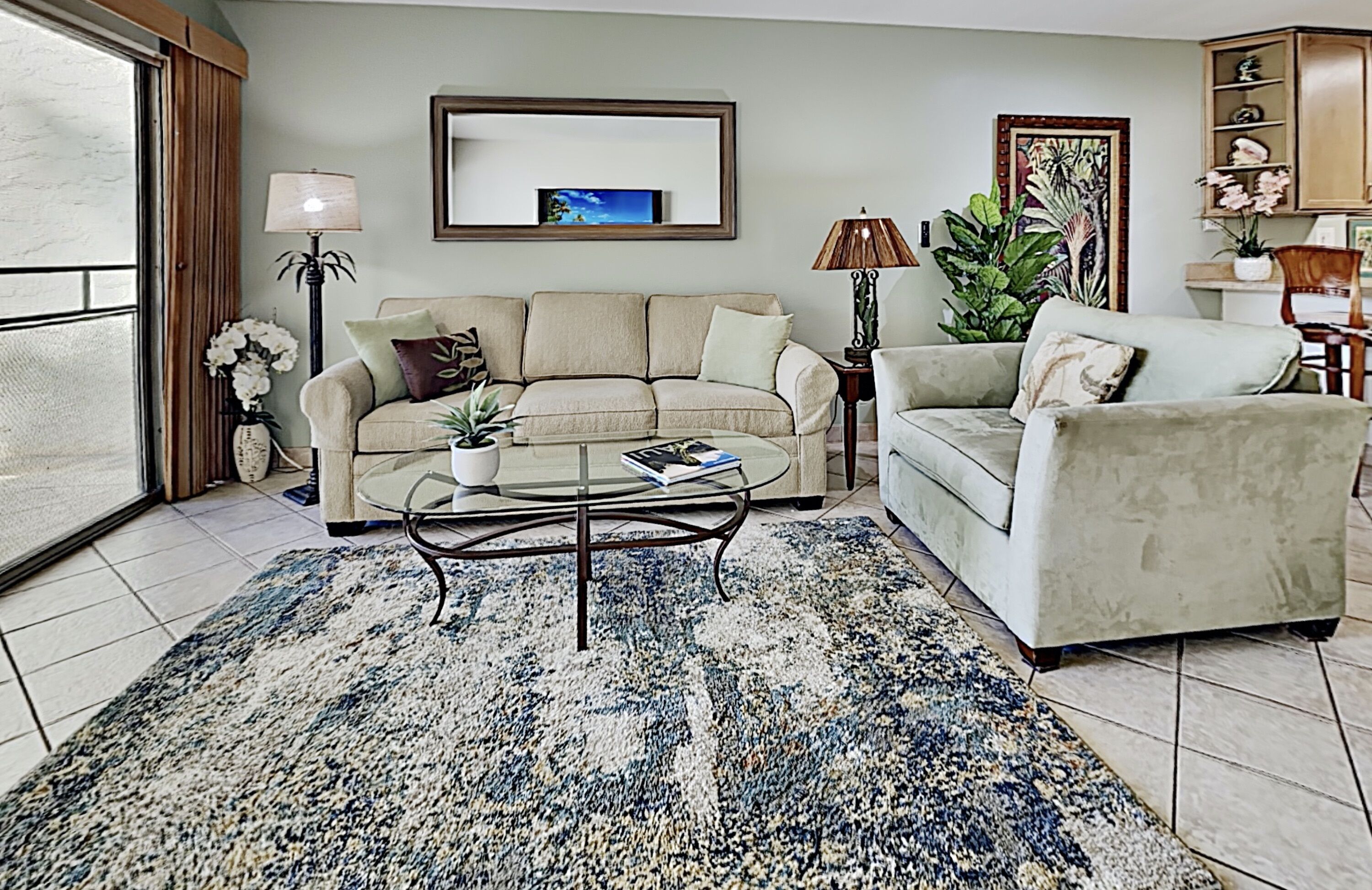 Renovated*Direct Walk out to the Pool and Ocean!