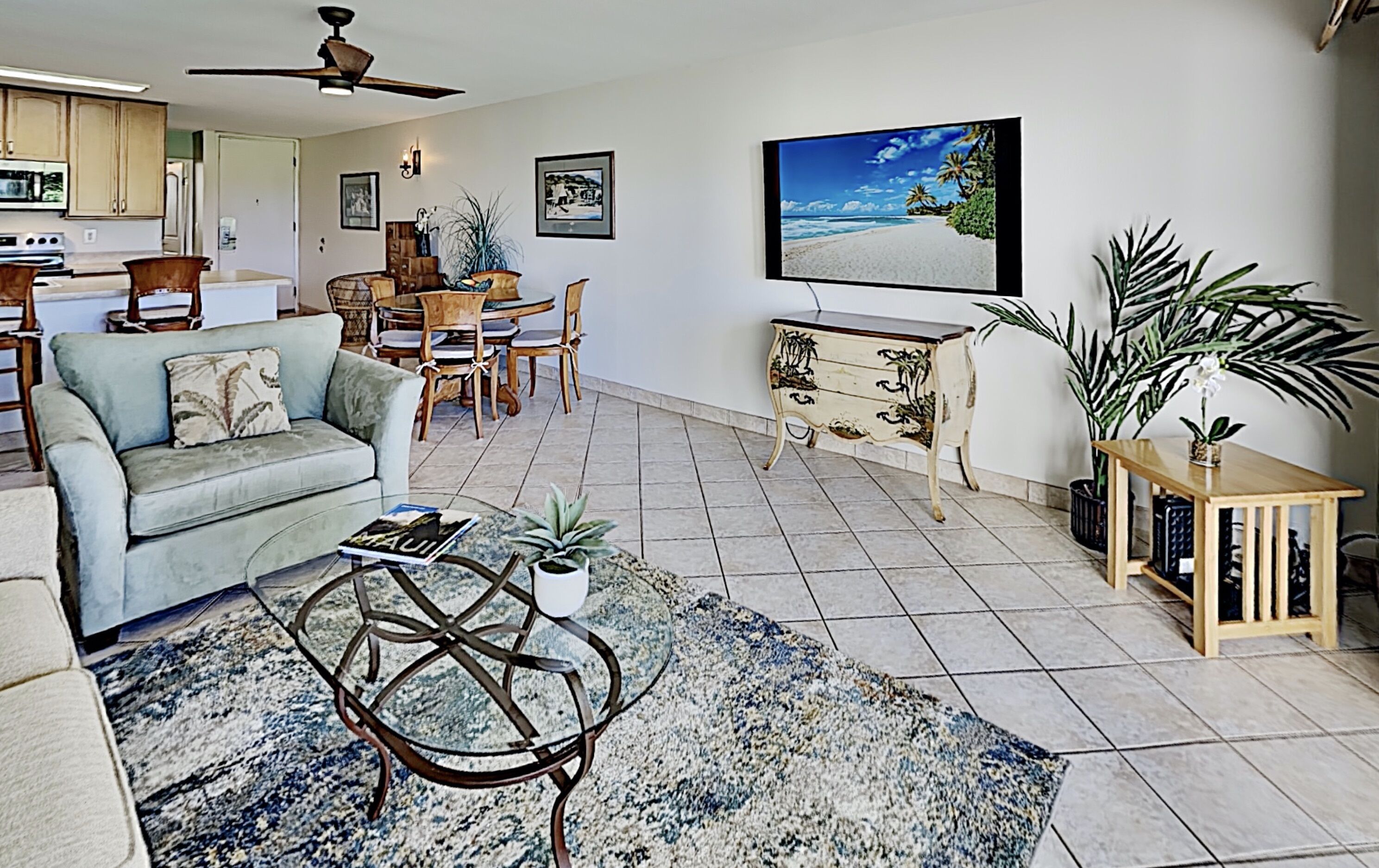 Renovated*Direct Walk out to the Pool and Ocean!