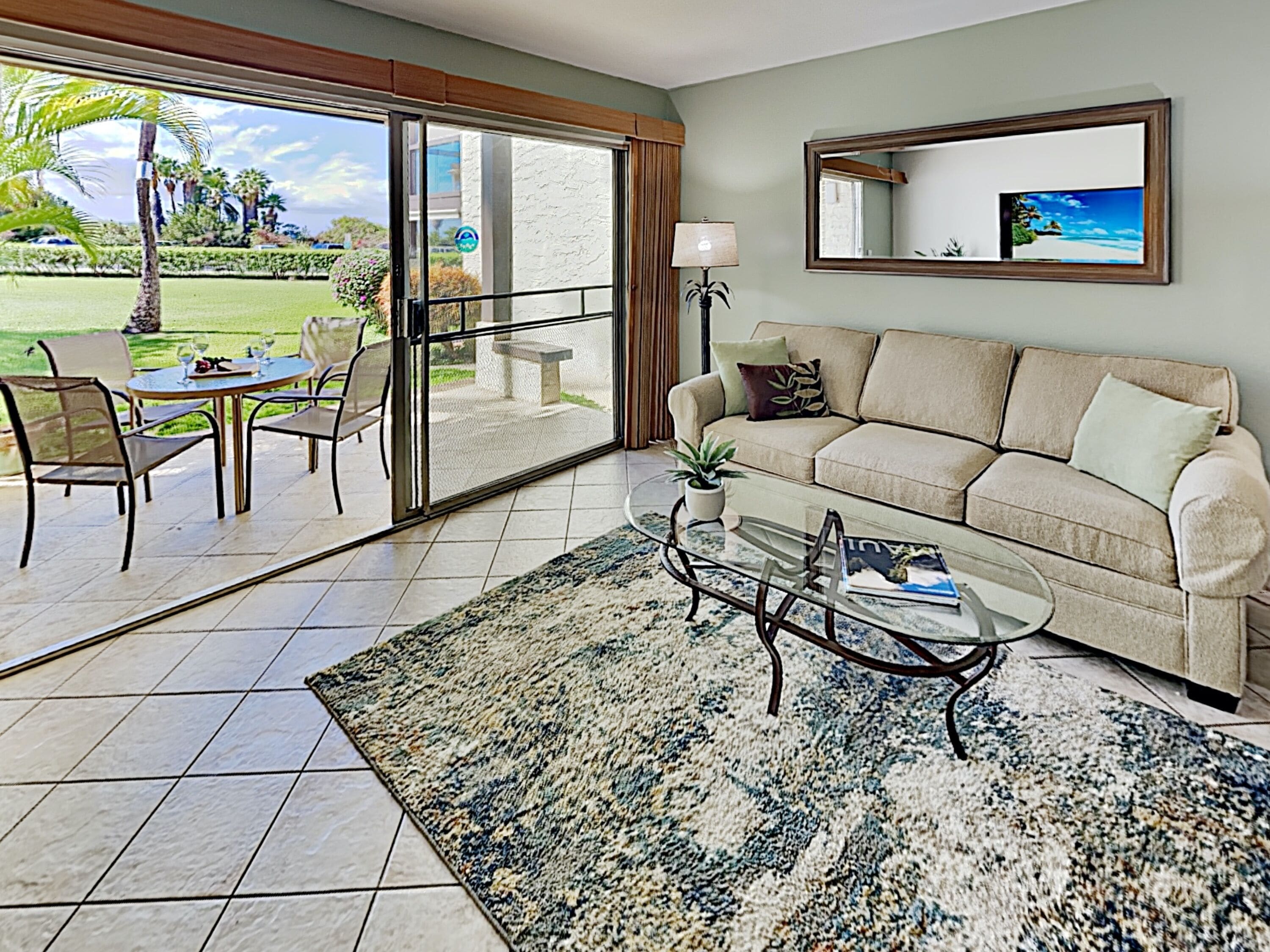 Renovated*Direct Walk out to the Pool and Ocean!