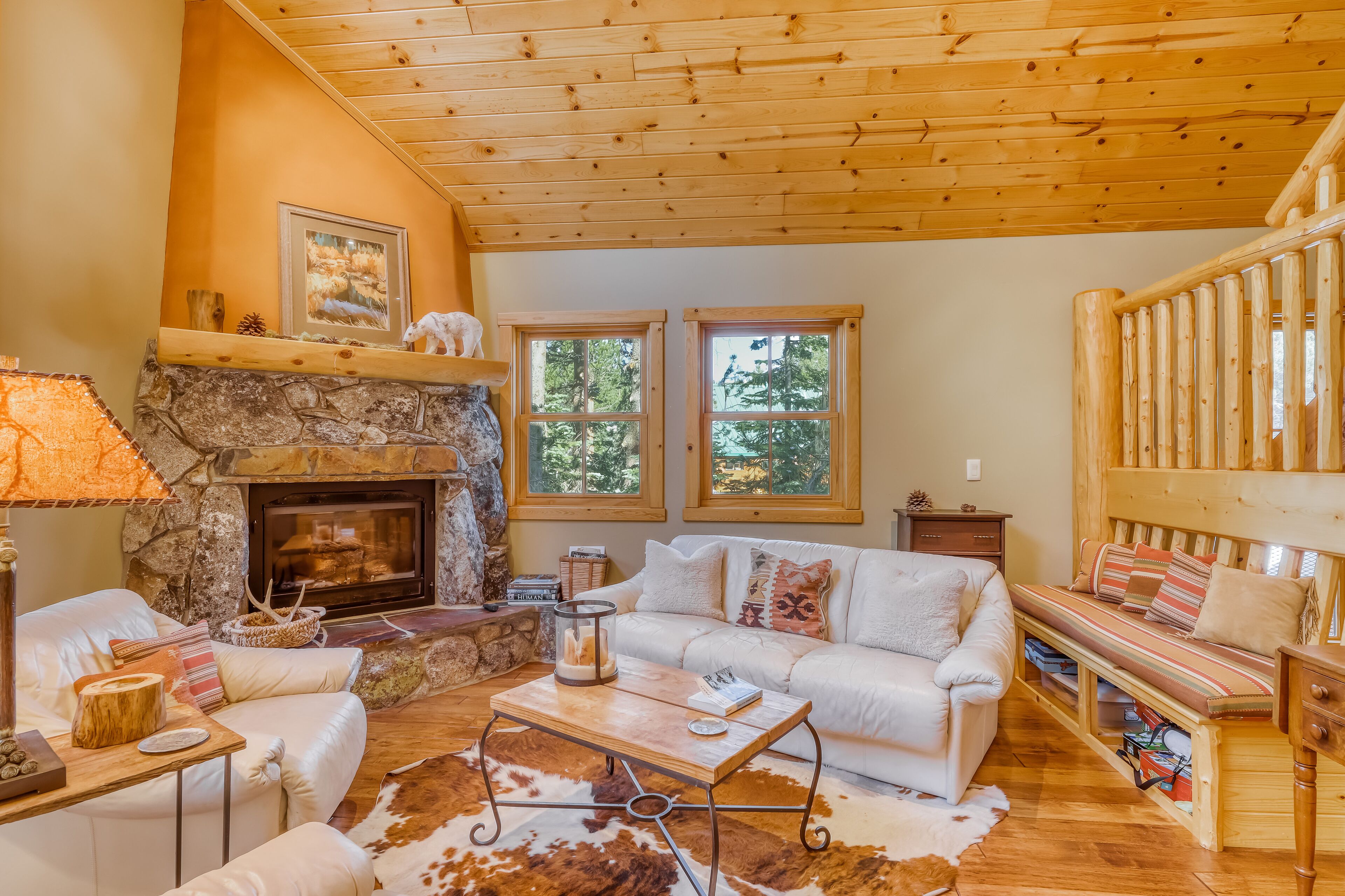 Stunning home in quiet neighborhood with free WiFi and two gas stoves!