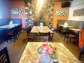 Dining - Tiny Home and Gem Of The Desert with Mineral Hot Springs  (Desert Hot Springs)