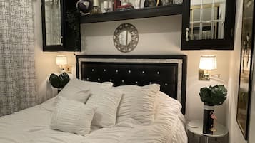 1 habitación, tabla de planchar con plancha, wifi gratis y ropa de cama