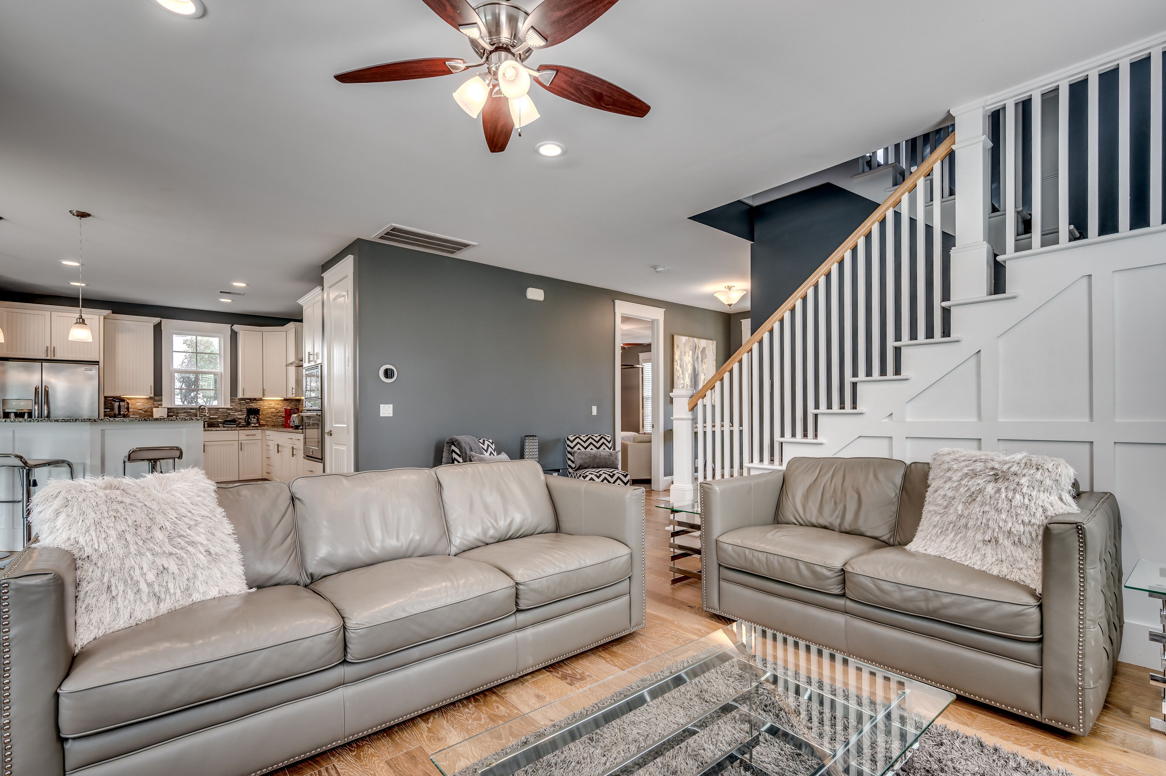 Luxury North Beach Resort home w/ pool, master on main, 2 min walk to beach 