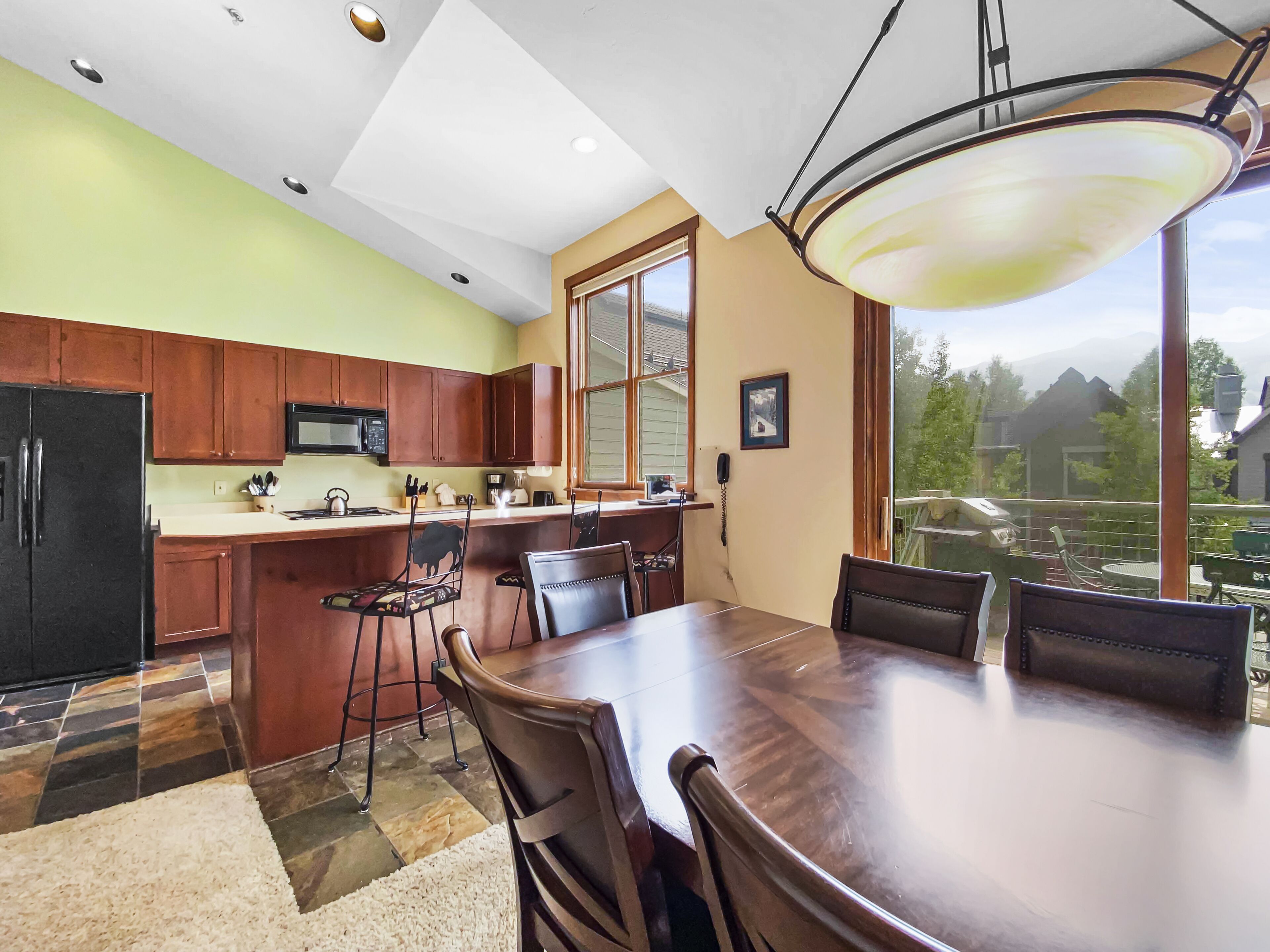 Walk to Town/Slopes, Shared Hot Tub/Pool, Top Level Unit - Main Street Junction 11 by SkyRun