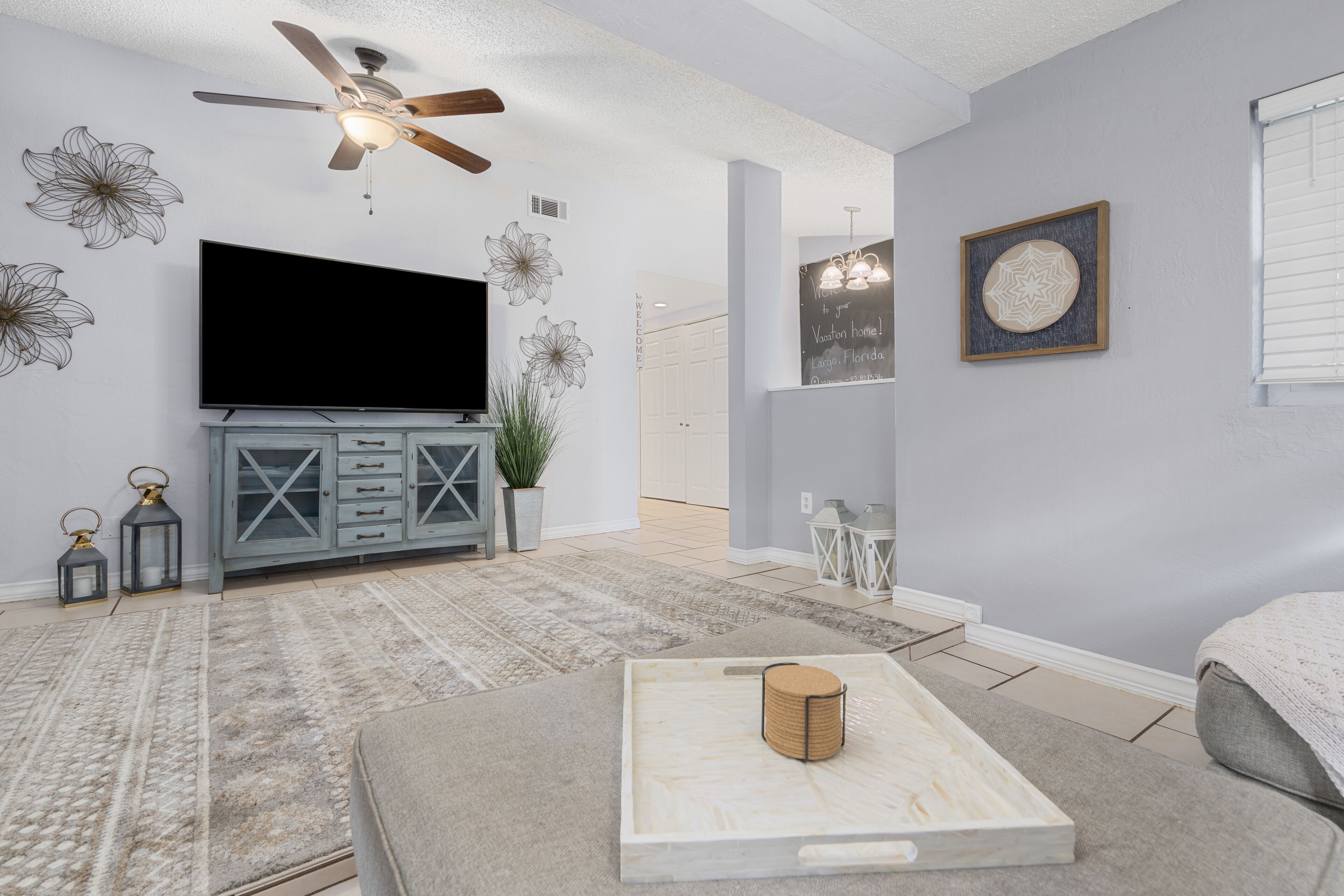 ENTIRE Home, POOL, LANAI/PORCH, Private BAR, MINUTES to Beach, FULLY STOCKED!!