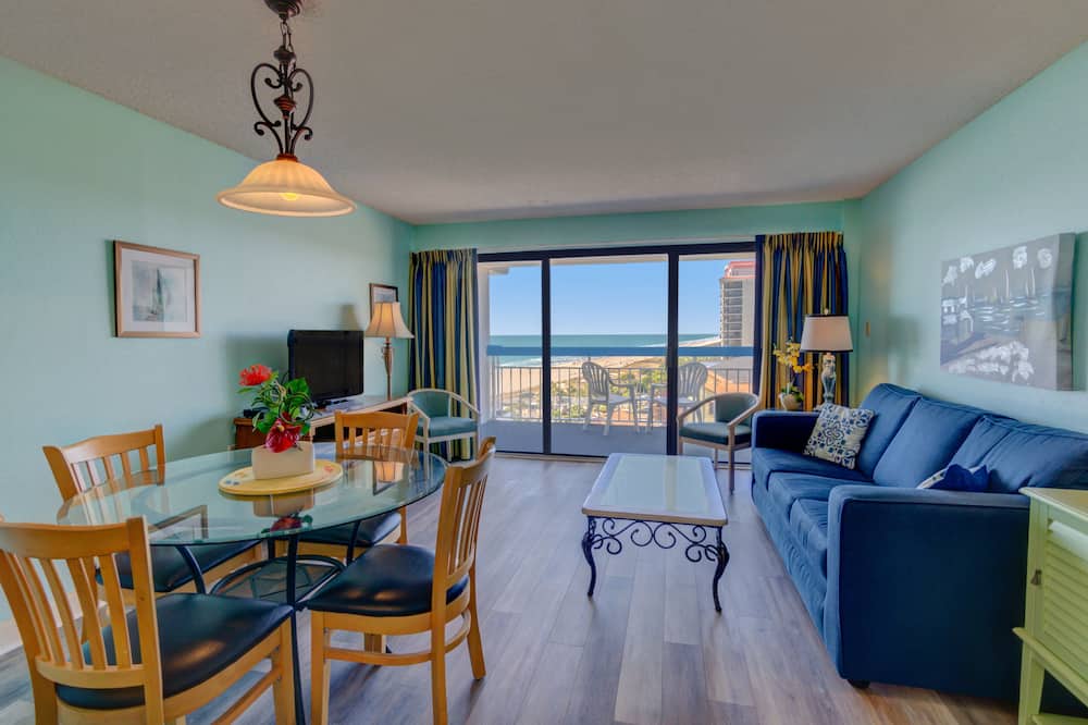 Stunning Ocean View King Suite w/ Balcony + Official On-Site Rental Privileges