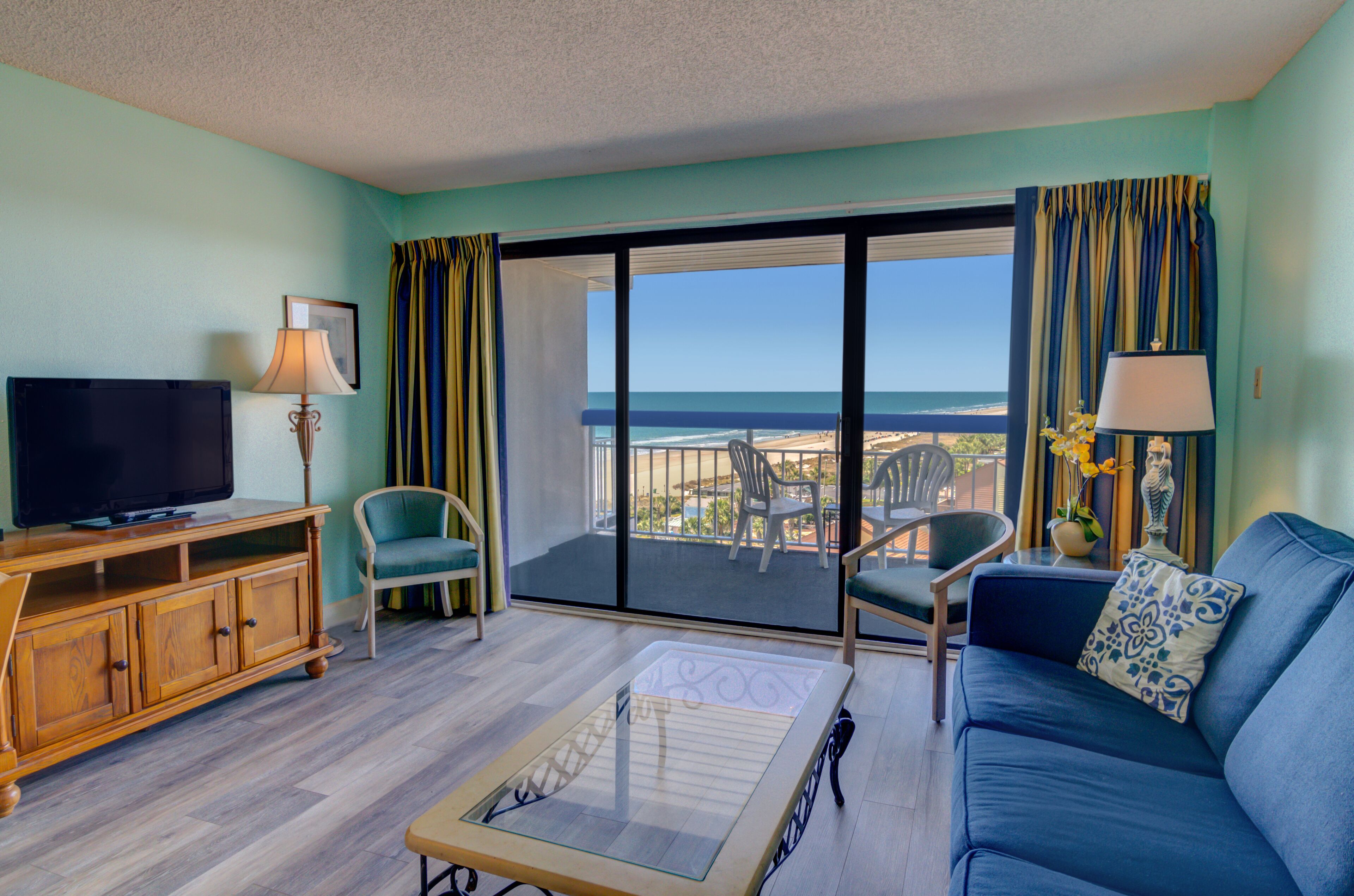 Stunning Ocean View King Suite w/ Balcony + Official On-Site Rental Privileges