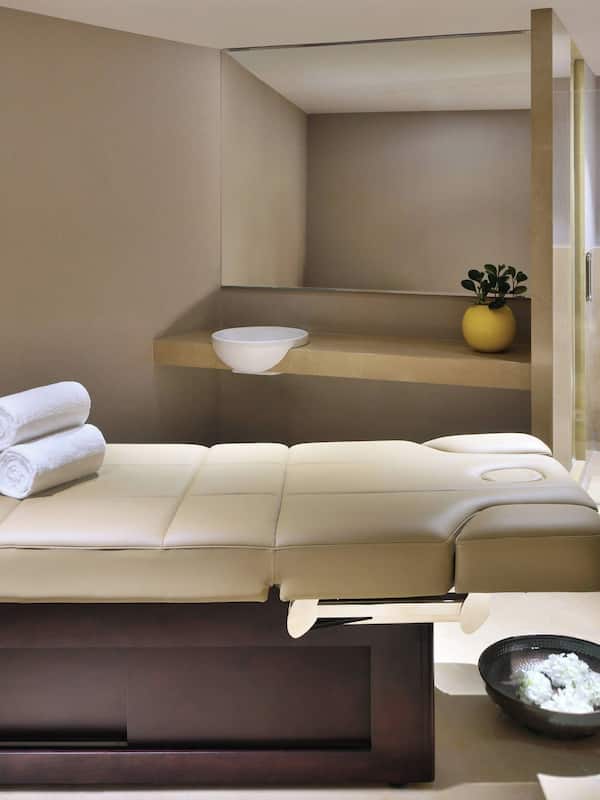 Sauna, bain à remous, hammam, soins corporels, soins d'hydrothérapie