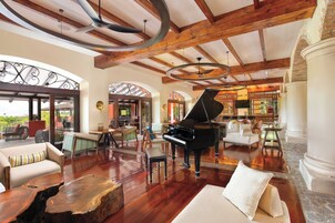 Sala de estar en el lobby