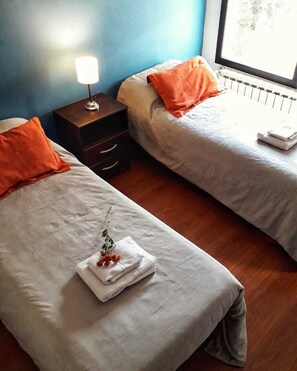3 bedrooms, iron/ironing board, travel cot, free WiFi - Roca House   (San Carlos de Bariloche)